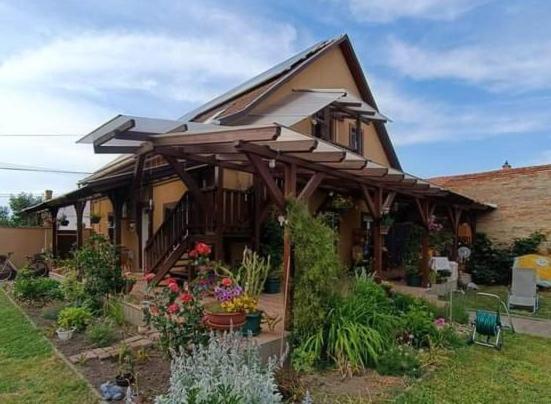 Hotel Holt-Tisza Vendeghaz à Szeged Extérieur photo